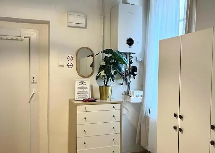 Cecil - Old Town Apartment