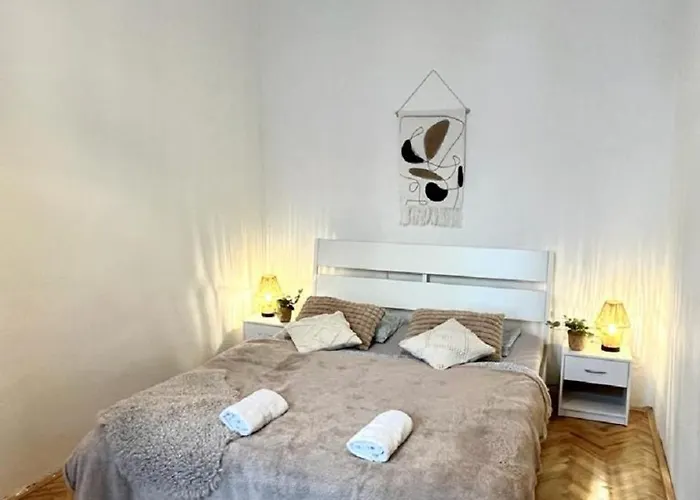 Apartment Cecil - Old Town *